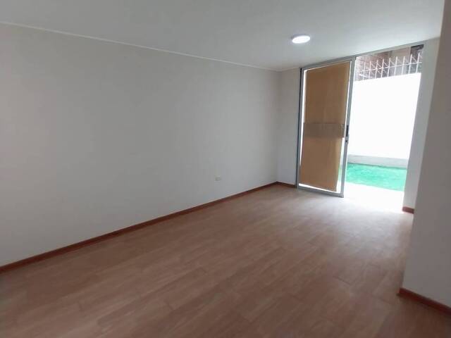 #98 - Casa para Venta en Lima - LIM - 2
