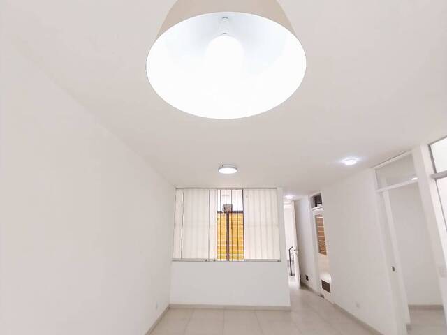 #EDIF-CRBY- - Casa para Venta en Lima - LIM - 2