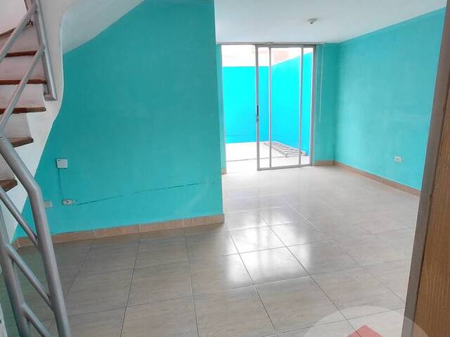 #CS-CNDM-MZ - Casa para Venta en Lima - LIM - 2